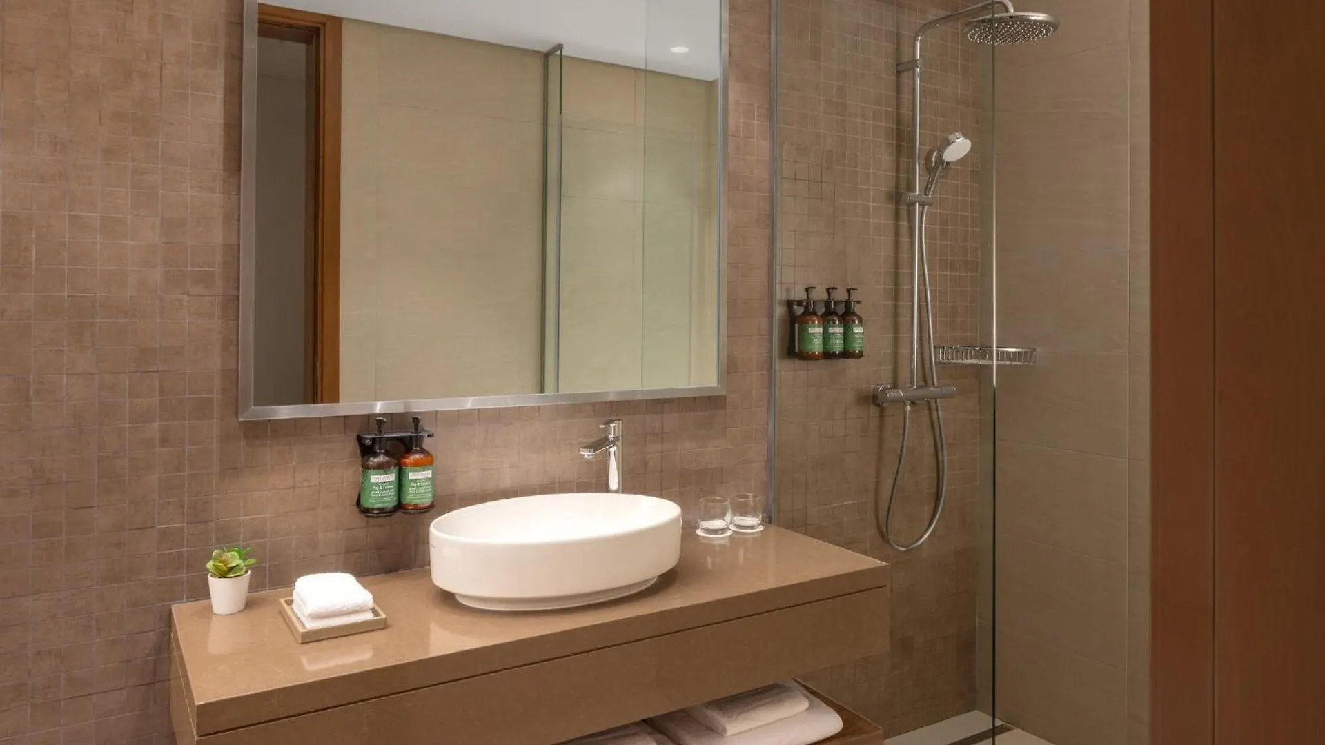 Staybridge Suites Dubai Business Bay By Ihg