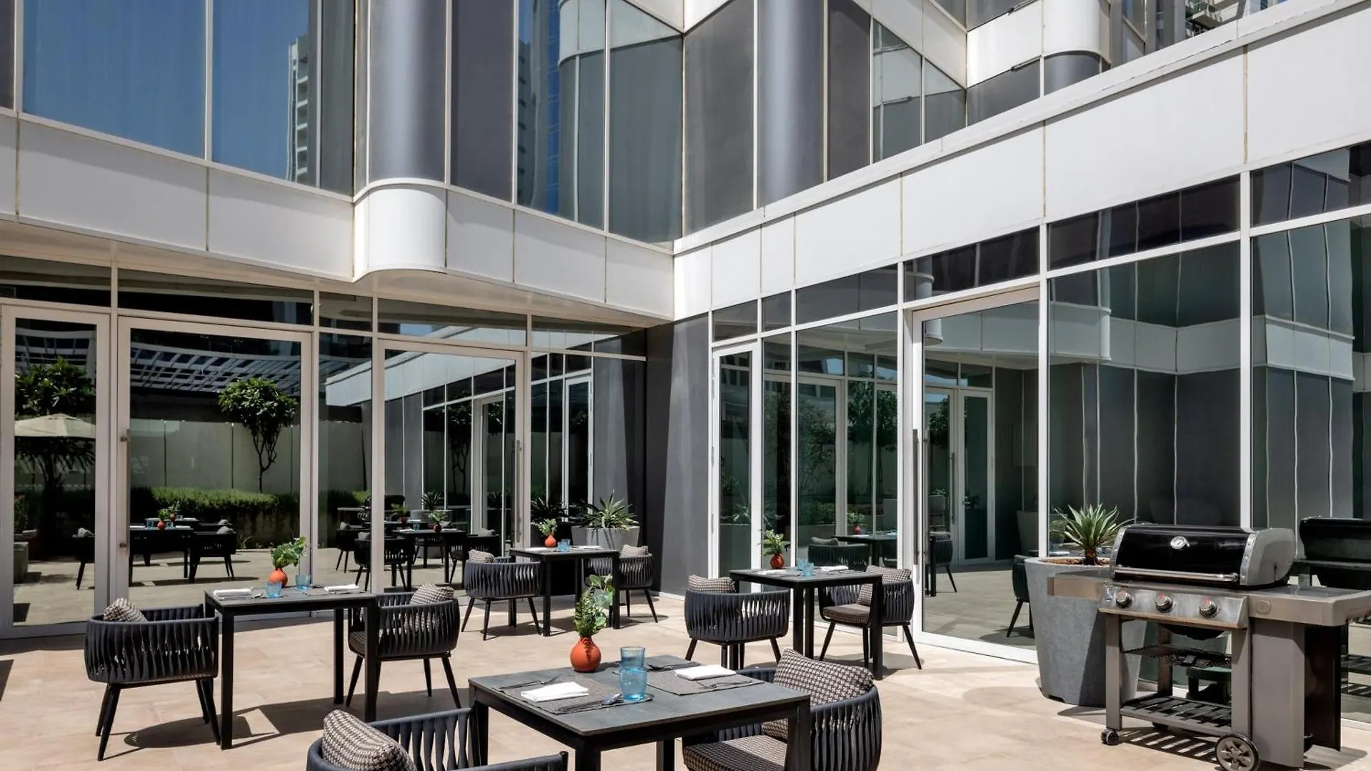 Staybridge Suites Dubai Business Bay By Ihg