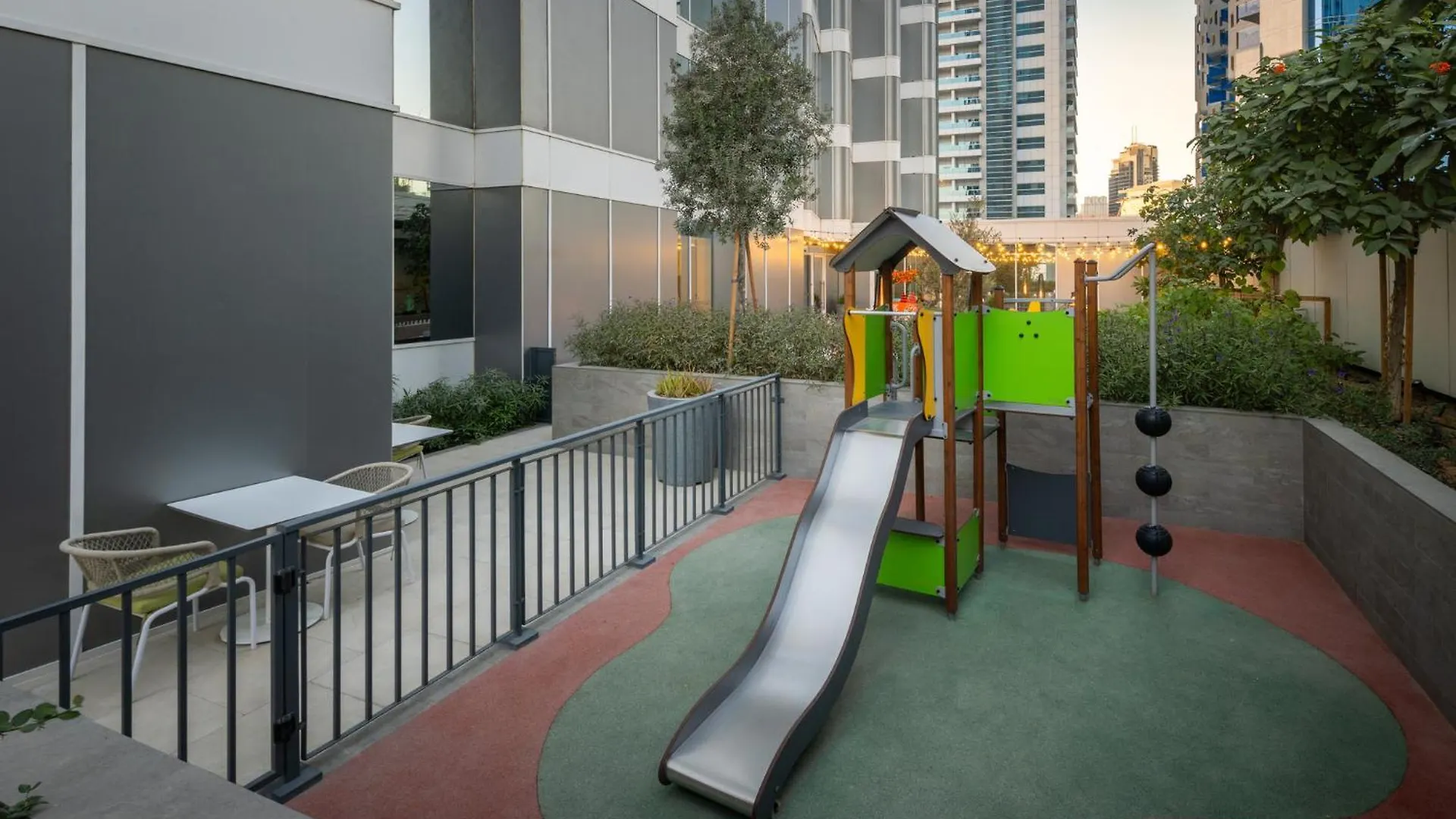 Staybridge Suites Dubai Business Bay By Ihg Hotel